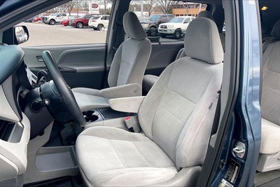 2017 Toyota Sienna LE