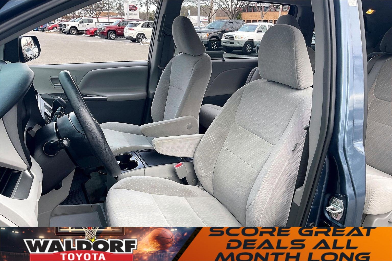 2017 Toyota Sienna LE