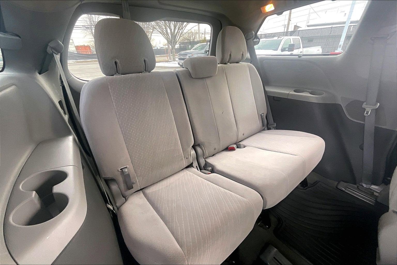 2017 Toyota Sienna LE