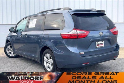 2017 Toyota Sienna LE