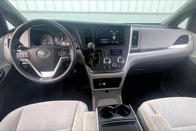 2017 Toyota Sienna LE
