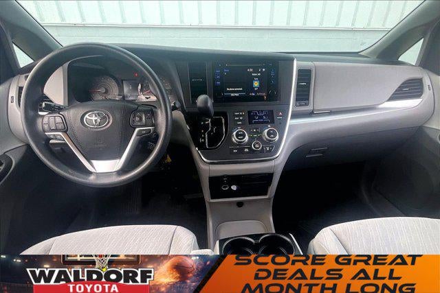 2017 Toyota Sienna LE