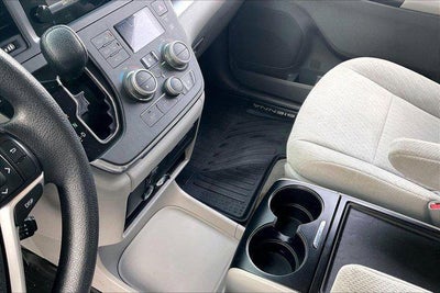 2017 Toyota Sienna LE