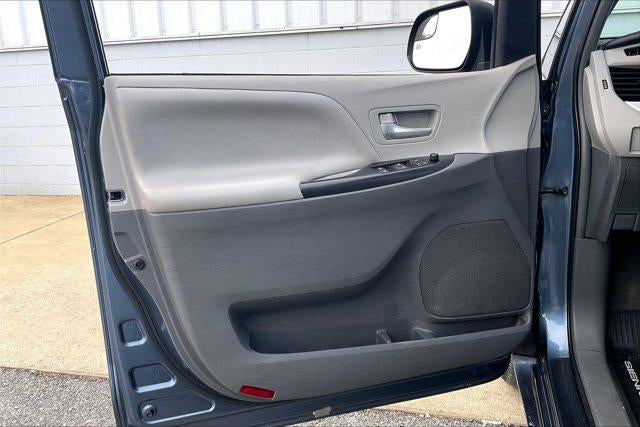 2017 Toyota Sienna LE