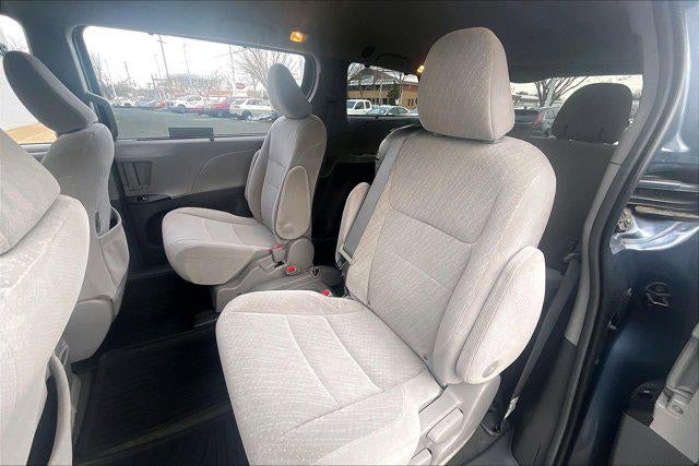 2017 Toyota Sienna LE