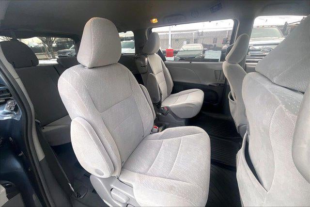 2017 Toyota Sienna LE