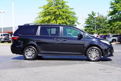 2019 Toyota Sienna XLE
