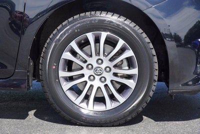 2019 Toyota Sienna XLE