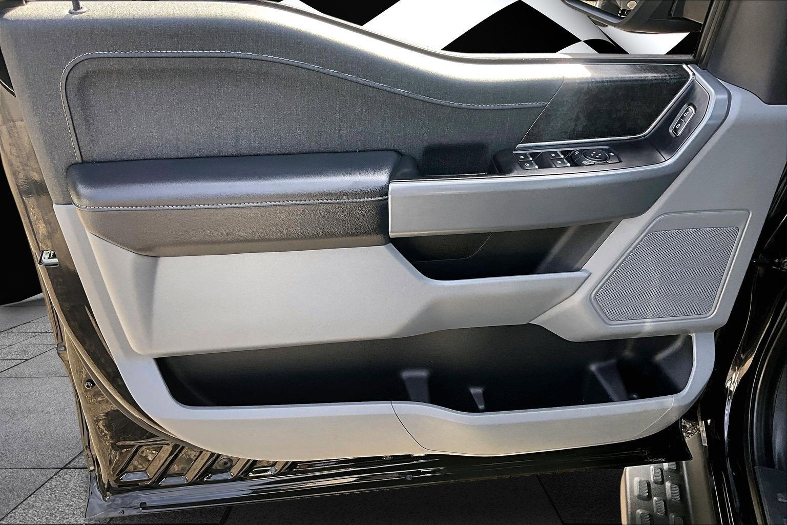 2023 Ford F-150 Lightning XLT