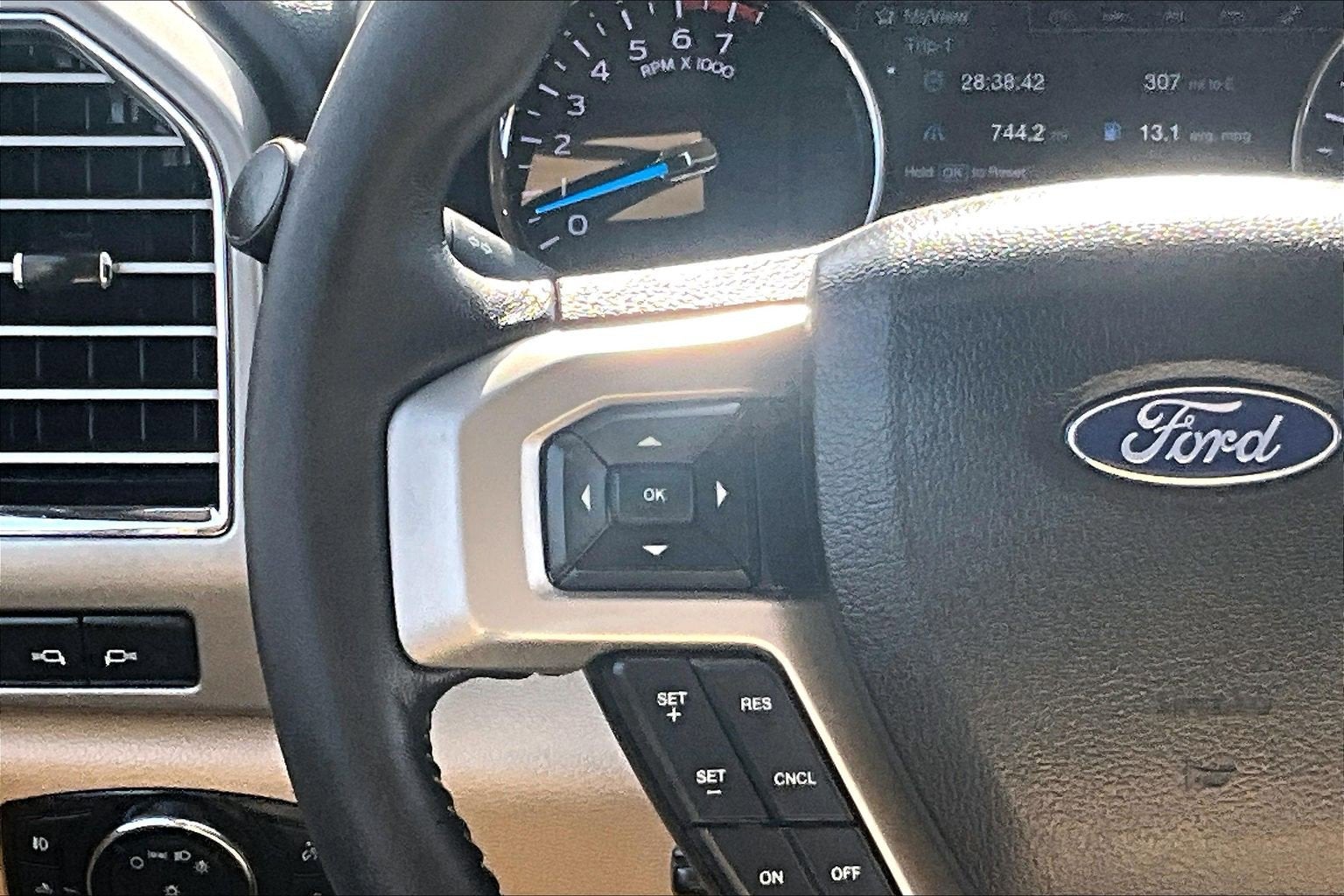 2017 Ford Super Duty F-250 SRW Lariat