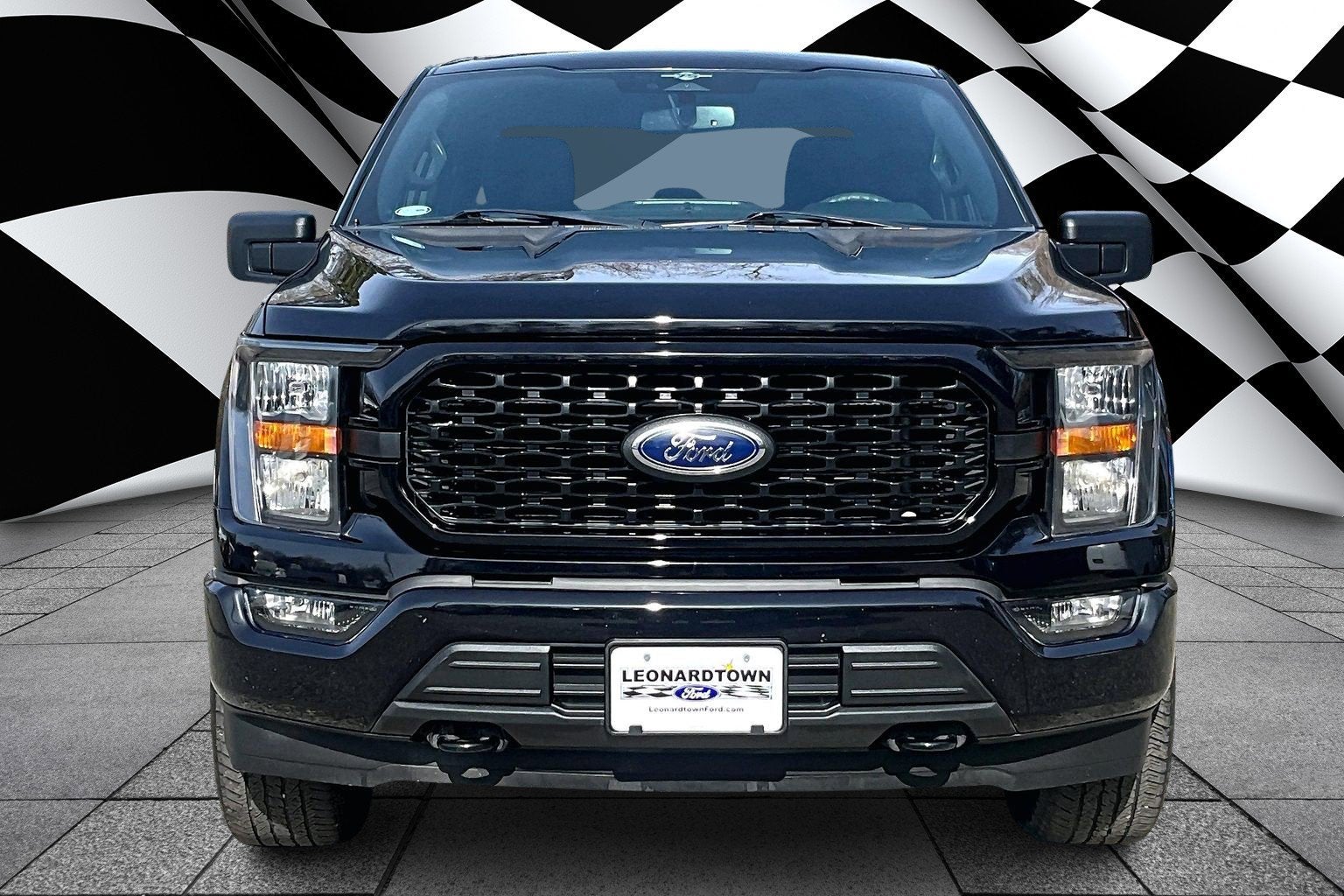 2023 Ford F-150 STX V8 CREW 4WD