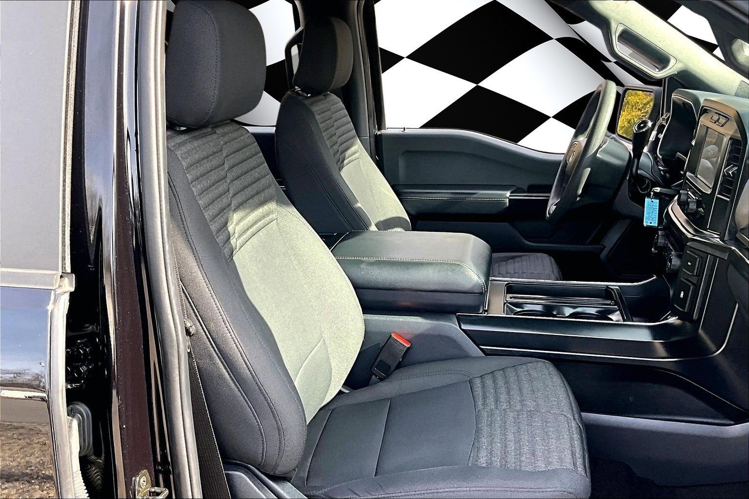 2023 Ford F-150 STX V8 CREW 4WD