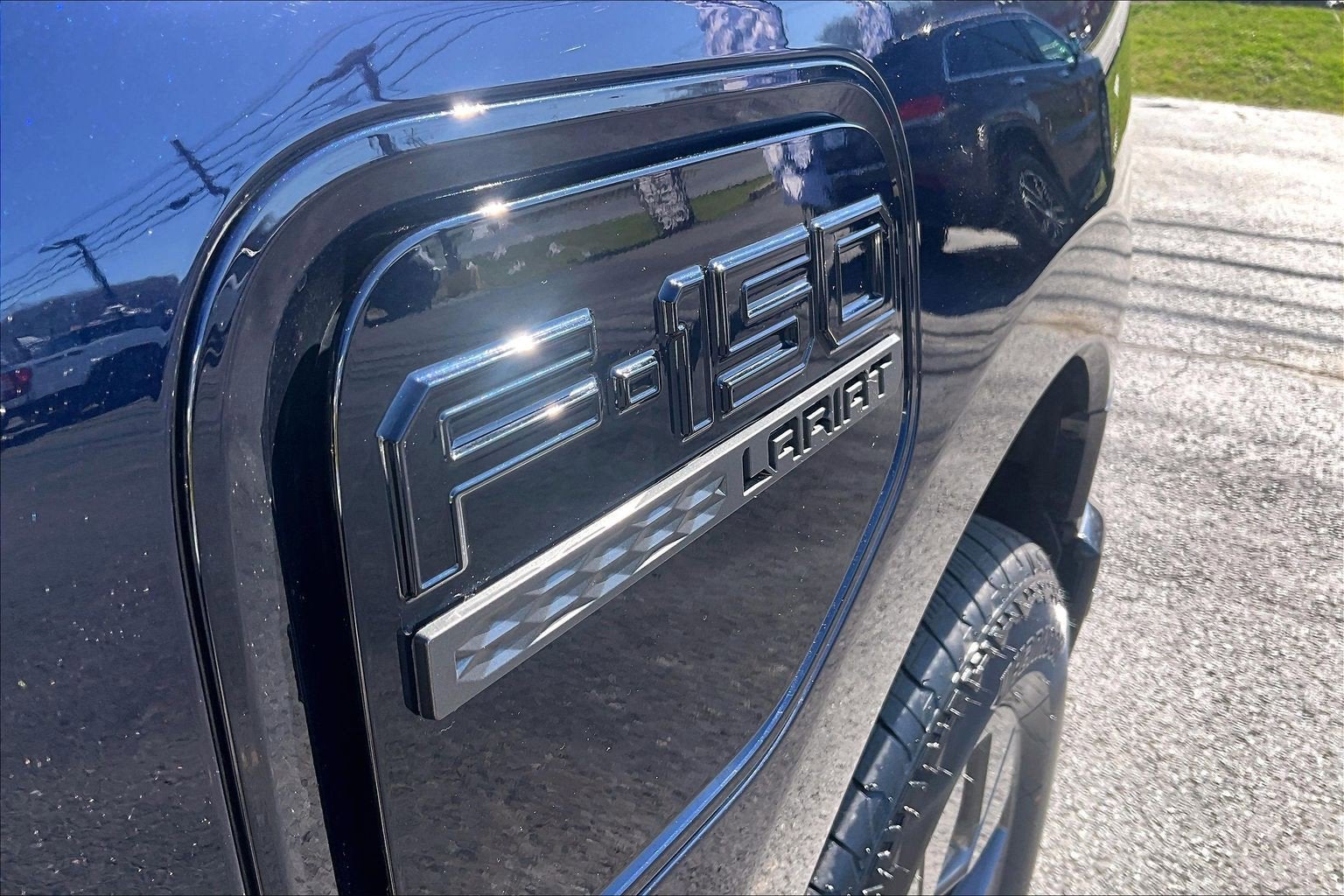 2023 Ford F-150 Lightning LARIAT LONG RANGE PANO ROOF