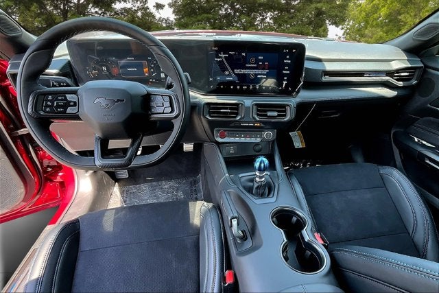 2025 Ford Mustang Dark Horse