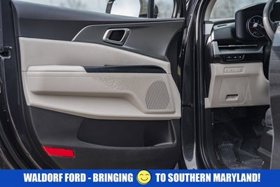 2023 Kia Carnival LX