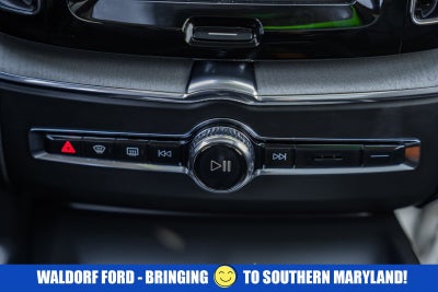 2025 Volvo XC60 Plus
