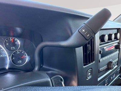 2025 Chevrolet Express Passenger 1LT