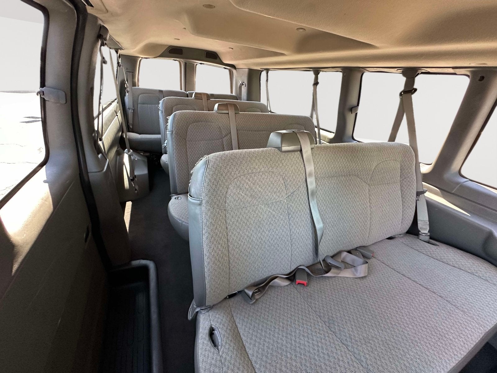 2025 Chevrolet Express Passenger 1LT