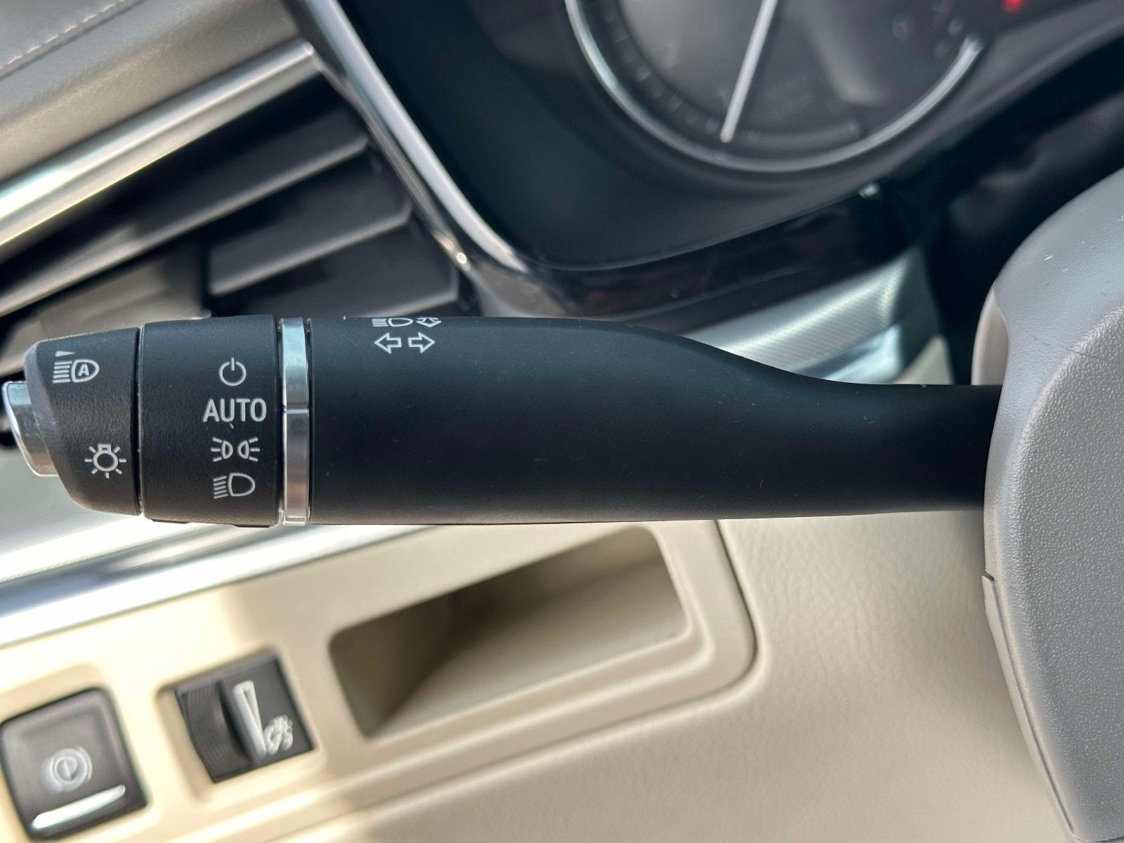 2022 Cadillac XT5 FWD Premium Luxury