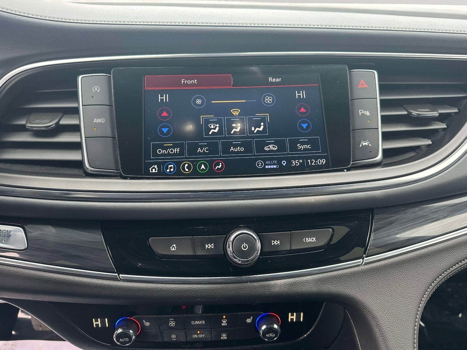 2023 Buick Enclave Essence