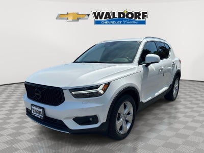 2022 Volvo XC40 Momentum