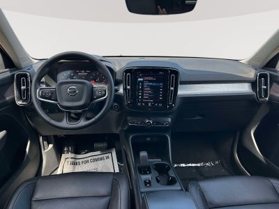 2022 Volvo XC40 Momentum