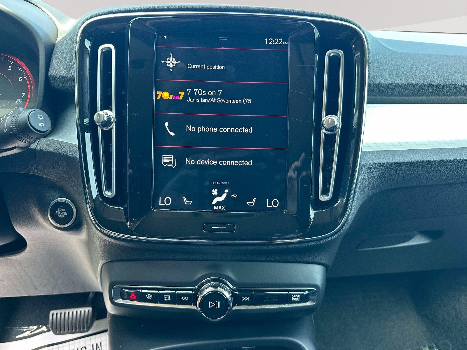2022 Volvo XC40 Momentum