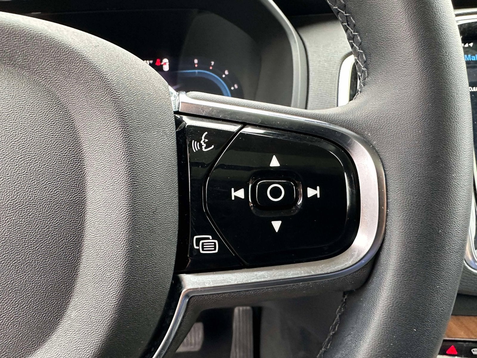 2024 Volvo XC90 Plus Bright Theme