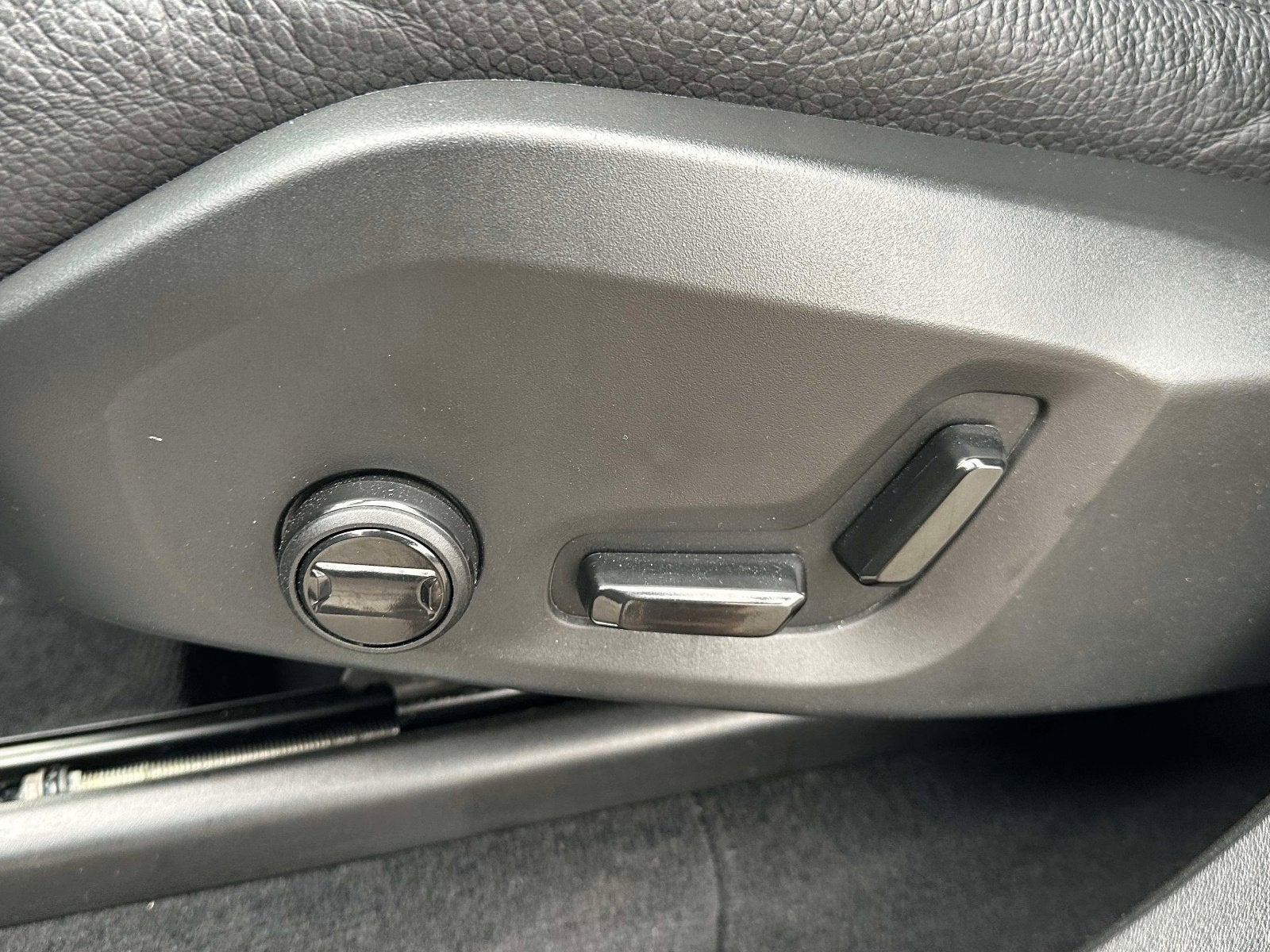 2024 Volvo XC90 Plus Bright Theme