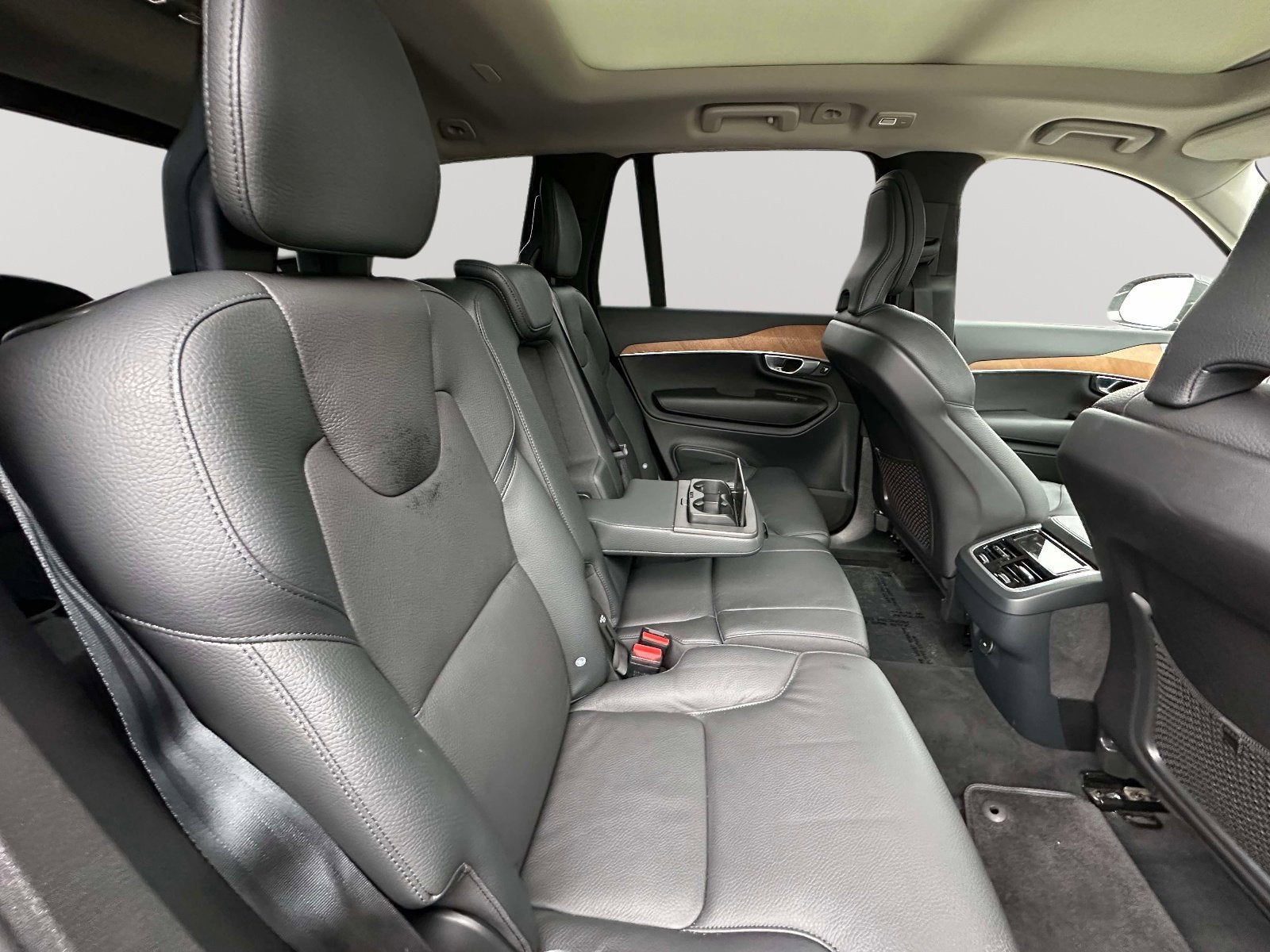 2024 Volvo XC90 Plus Bright Theme